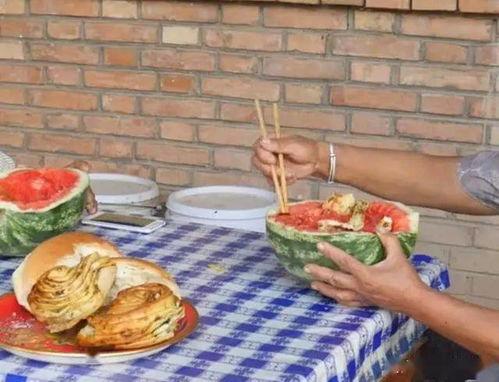 甘肃金昌吃瓜大叔,吃瓜大叔的夏日风情