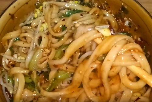 网红一根面是谁,从街头小吃到现象级美食的传奇之路