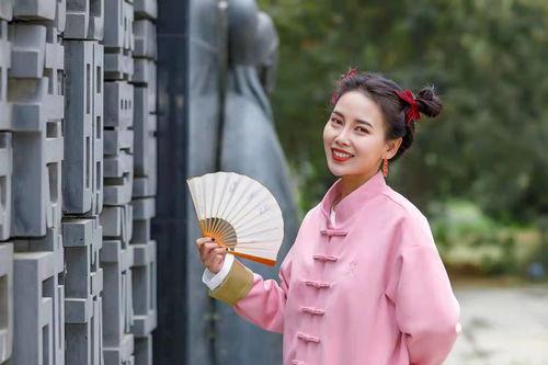 穿越明星开后宫,明星后宫的奇幻之旅