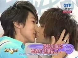 疯狂明星亲吻,浪漫火花四溢，娱乐圈甜蜜瞬间大盘点